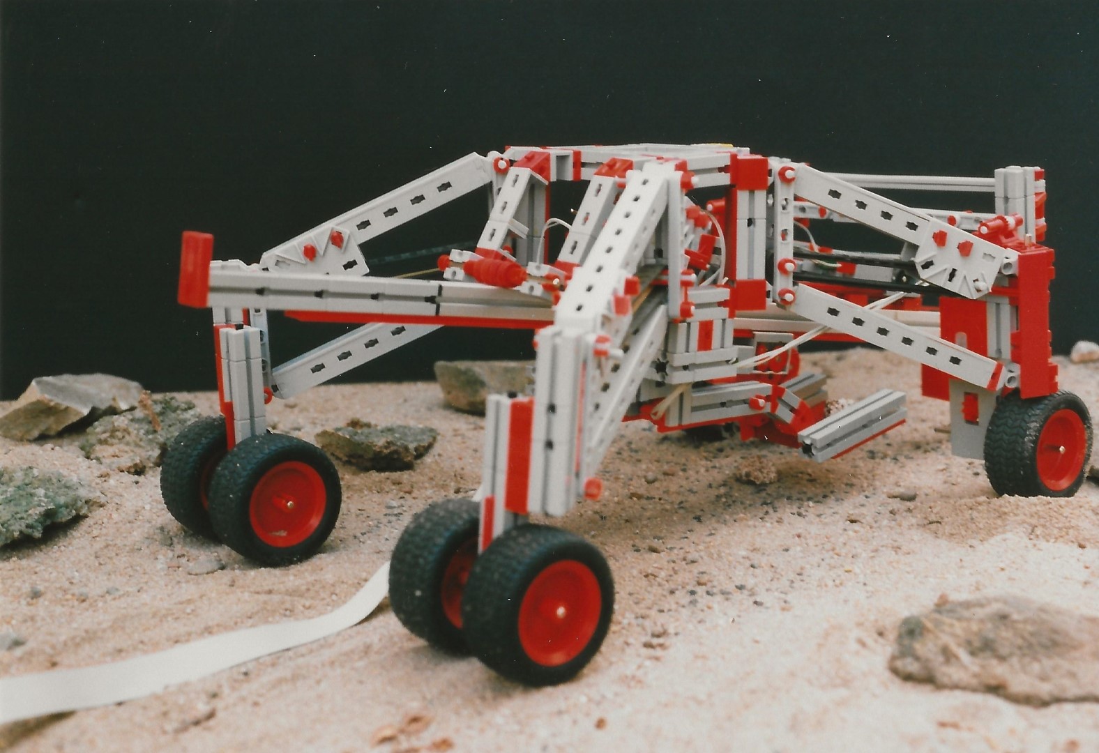 Pettera_084_MarsRover_03