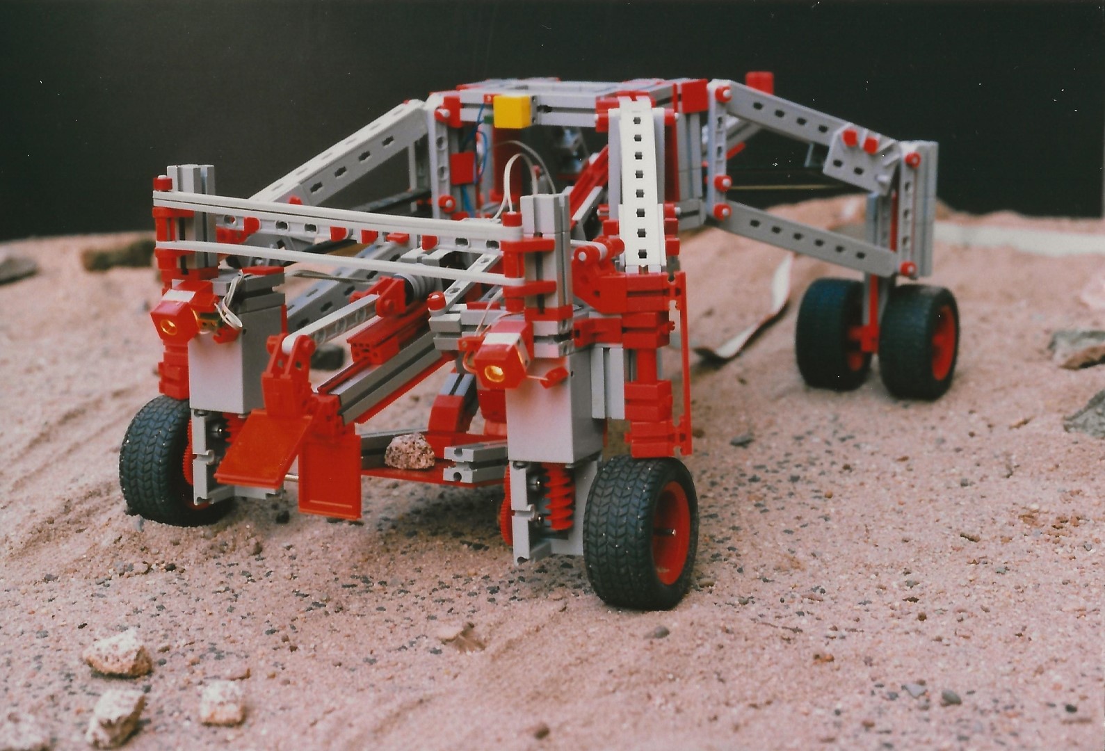 Pettera_084_MarsRover_04